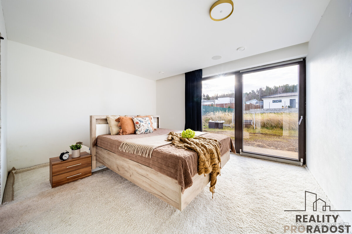 Novostavba s chytrou domácností na lukrativním místě ve Včel - 9
