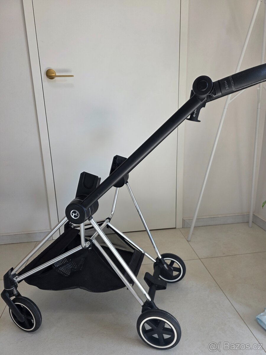 Kočárek Cybex Mios + fusak, držák nápojů, síťka, snack tray - 9