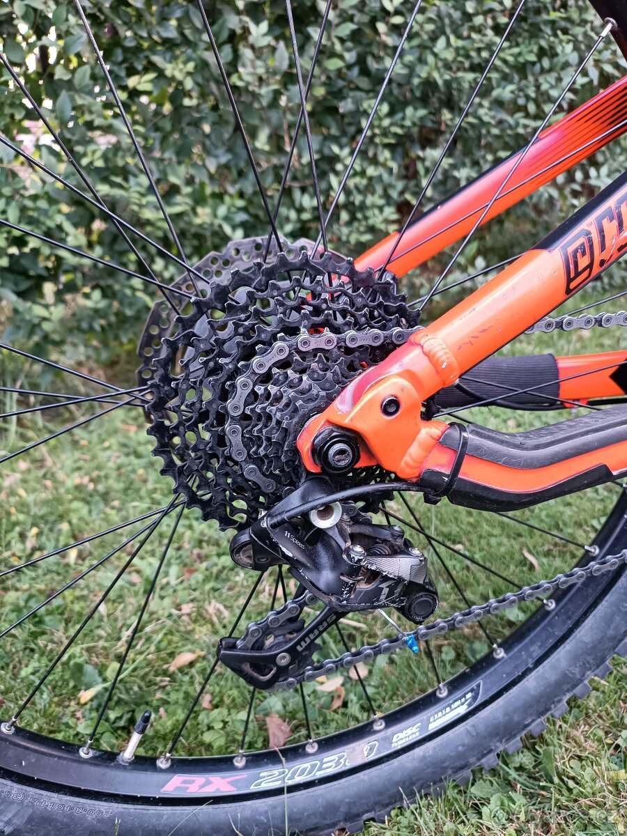 Celoodpružené enduro kolo Commencal - 9