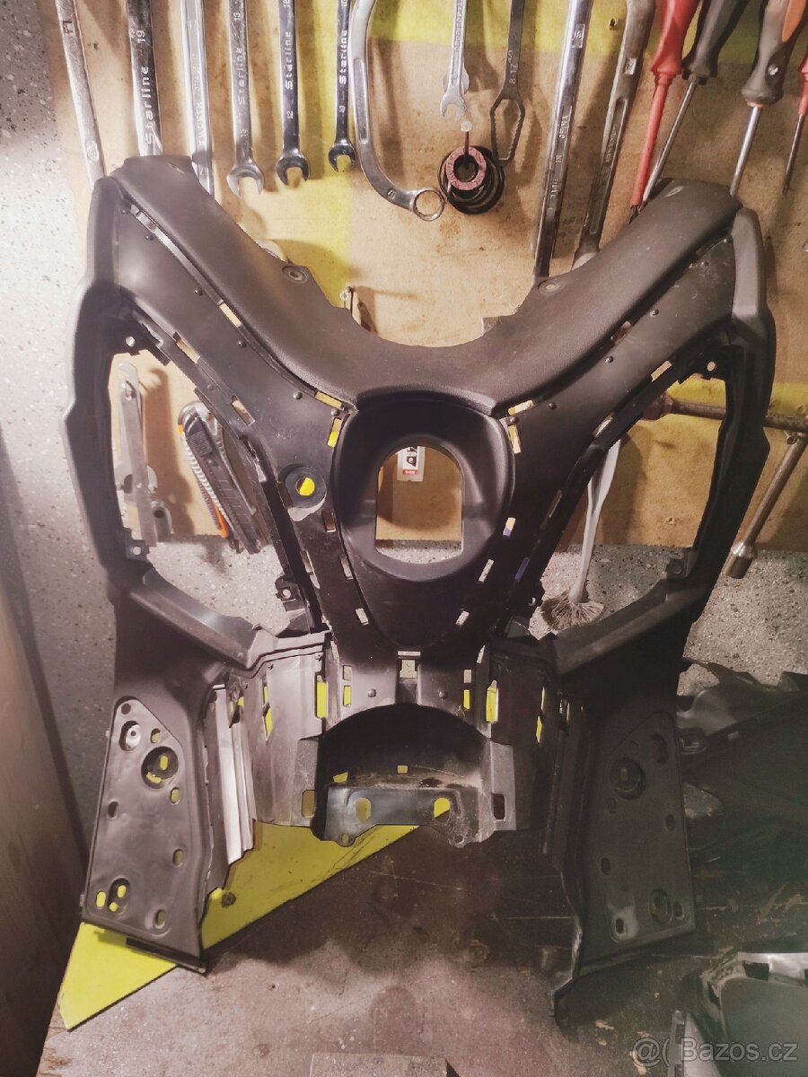 Yamaha TMax - 9