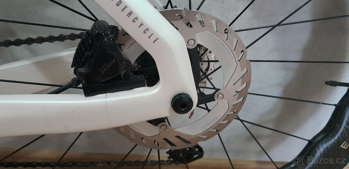 Celokarbonové silniční kolo - 9