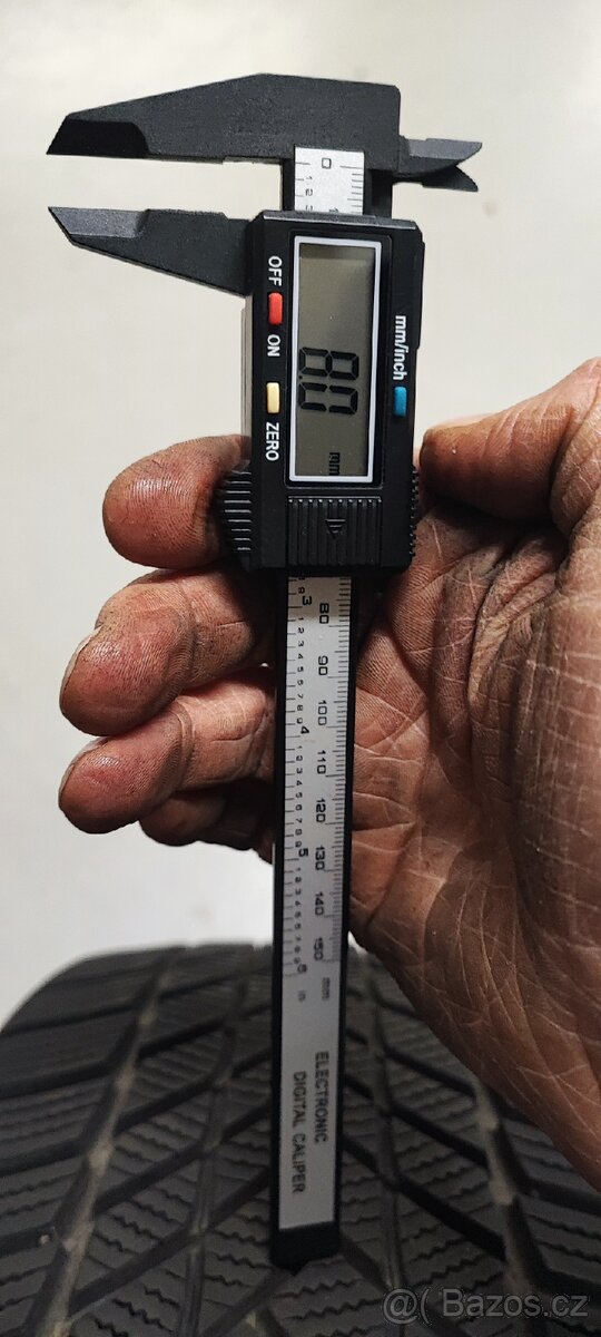 Jako nové 225/40/19 Matador Nordicca, DOT 2124, vz 9.2-8.0mm - 9