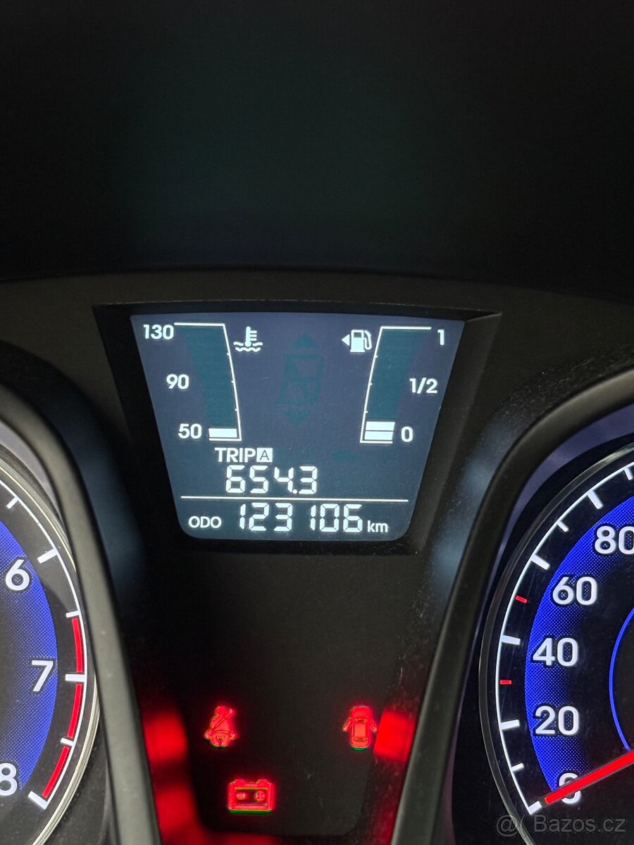 Hyundai IX20 1.6 CVVT 91kw, 123 tkm, + set kol - 9