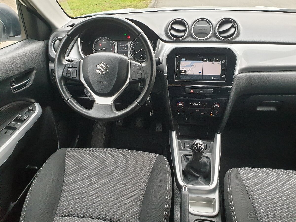 Suzuki Vitara 1.6i 88KW NAVI KAMERA Servis SUZUKI - 9