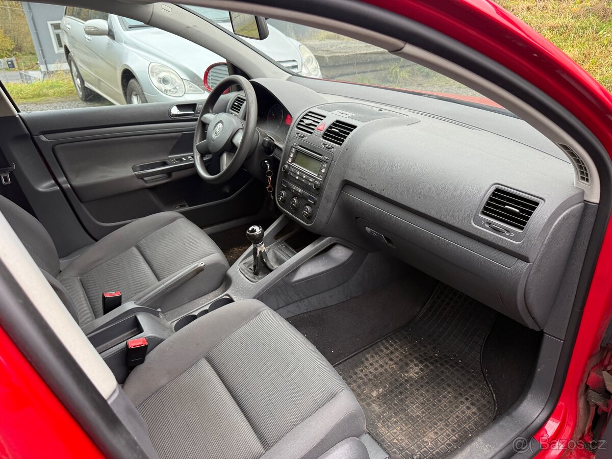 VW GOLF V 1.4 16v 2005 KLIMA ČR - 9