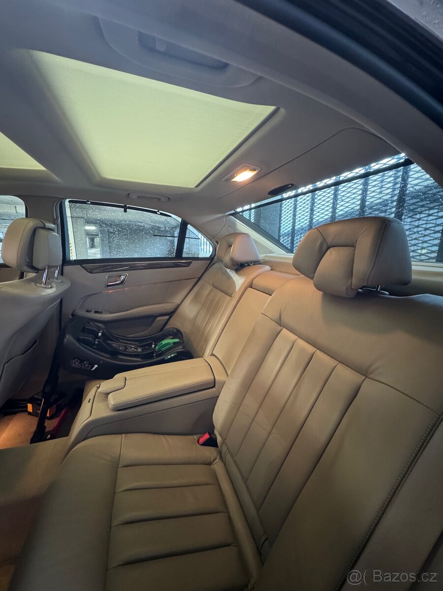 Mercedes-Benz E-Class W212 E350 4Matic - 9