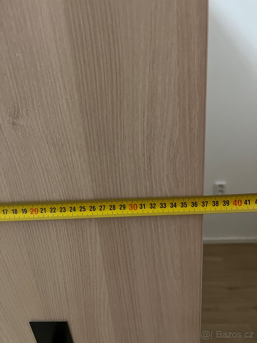 Skříň s botníky - 9