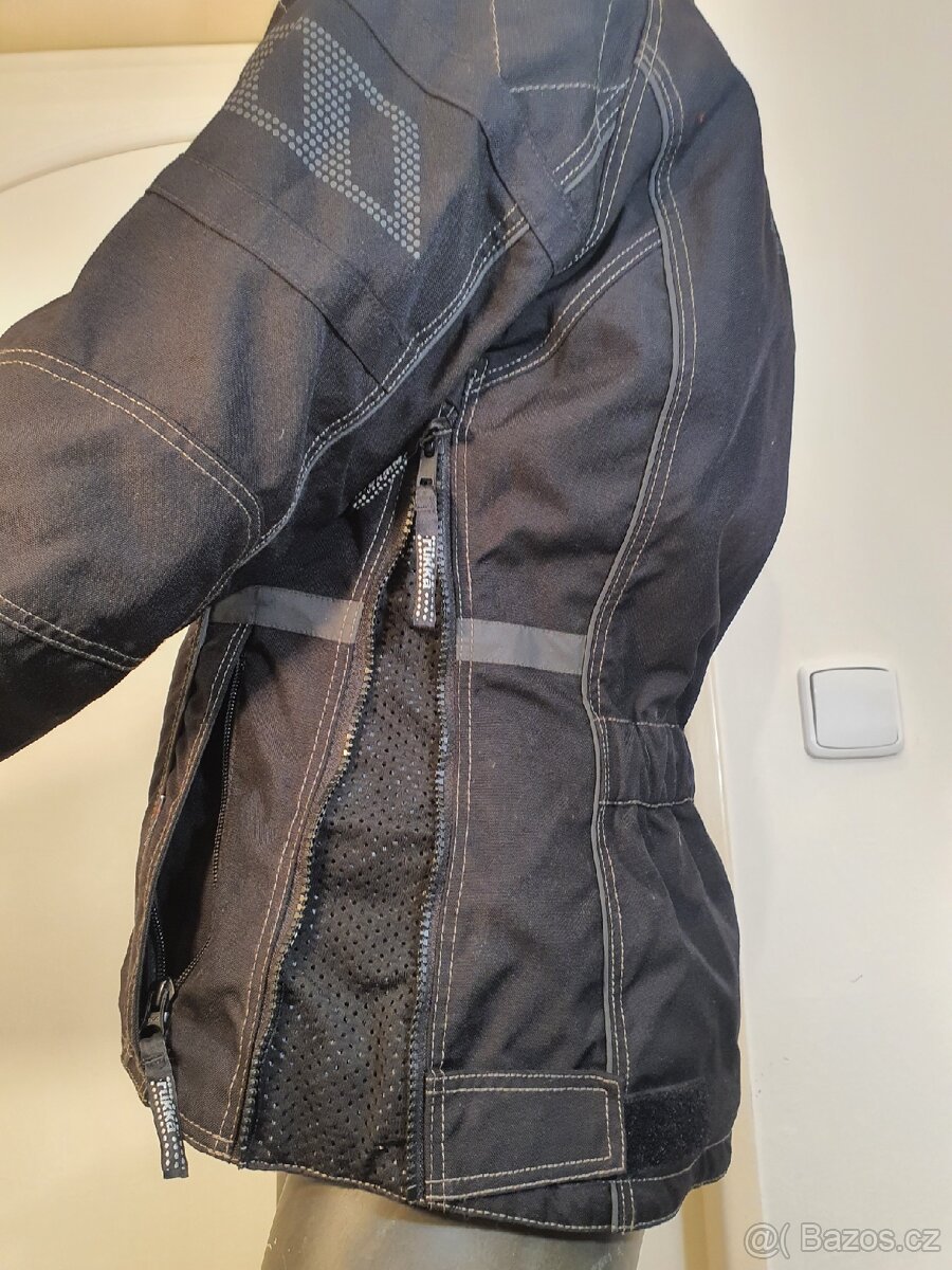Rukka Gore-Tex
Velmi kvalitní, značková
bunda na moto 36 - 9