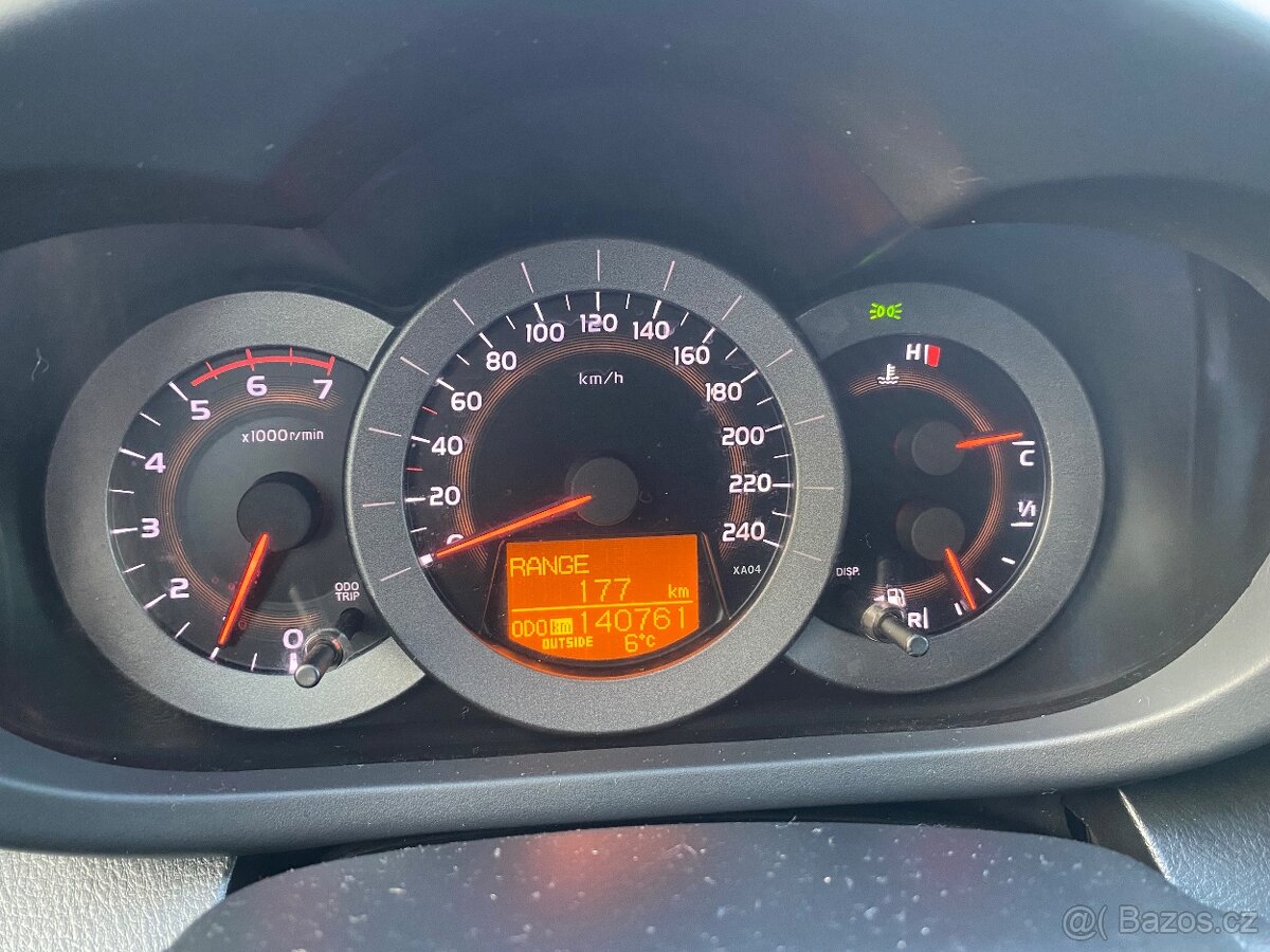 TOYOTA RAV4 2.2 D4D ROK 2009 BEZ KOROZE - 9