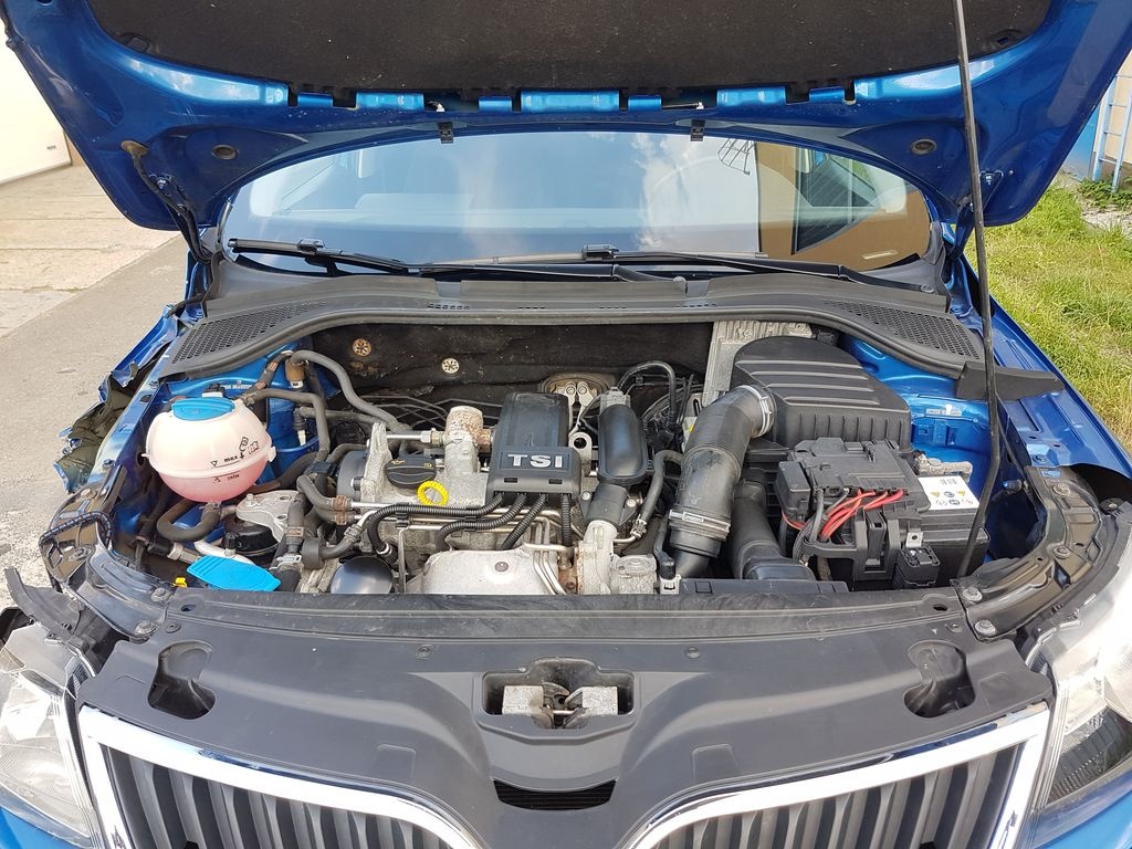 Škoda Rapid Spaceback modrý, 1,2 TSi 77 kW - ND z vozu - 9