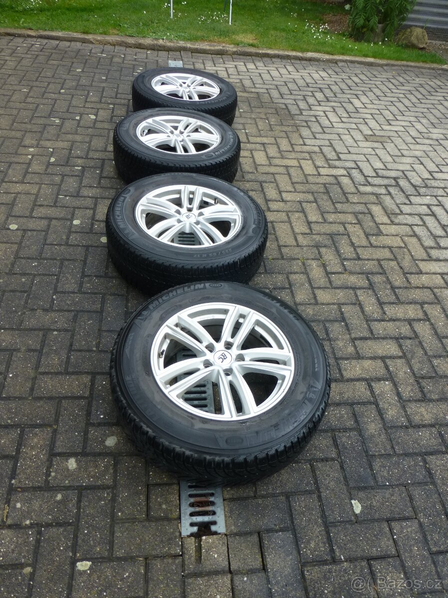 Pneu Hankook 235x55 R19 - 9