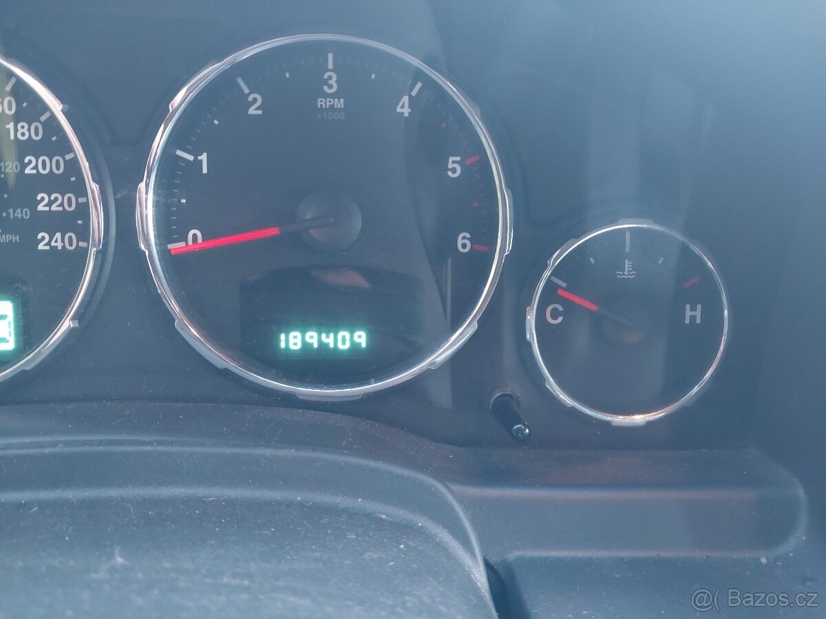 JEEP CHEROKEE 2,8 CRD, 180koní - 9