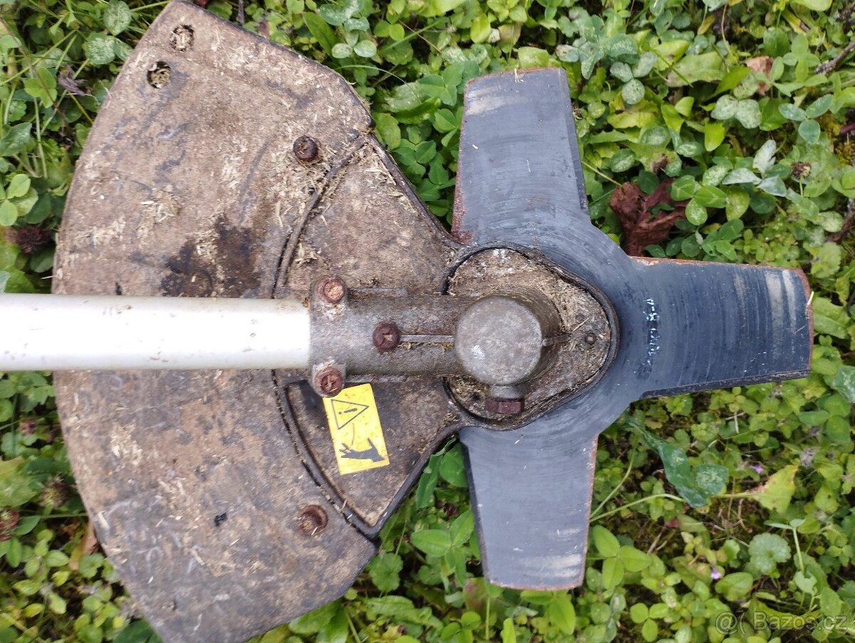 krovinorez dvoutakt Hurricane HBI 80 - 9