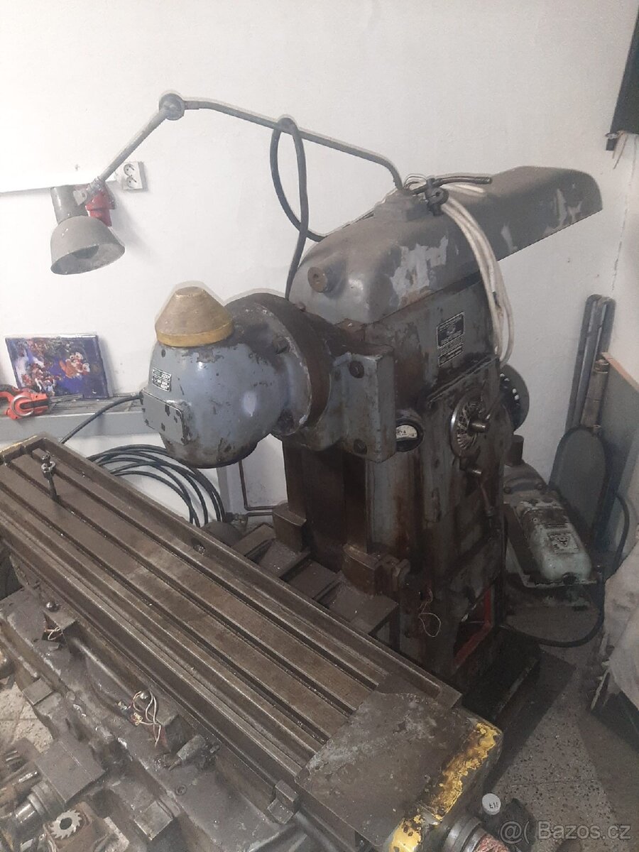 Frézka FU-2 korejská + bohaté prislusenstvi - 9