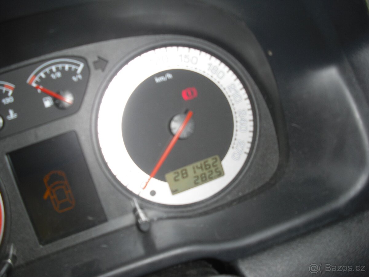 Skoda Octavia RS1 Kombi - 9