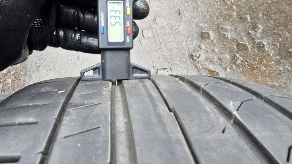 Letní pneu 255/35/18 Continental - 9