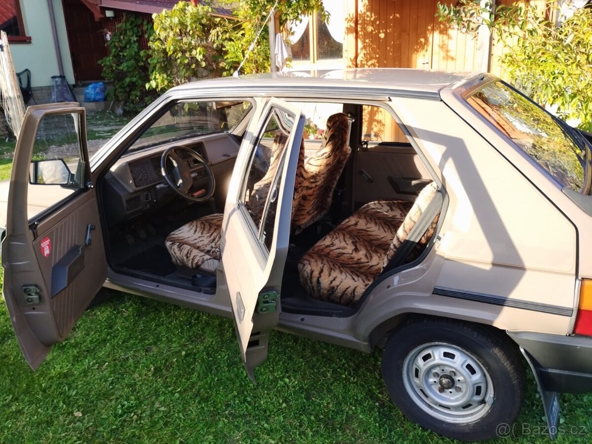 Škoda favorit 136L r.v.1988 - 9