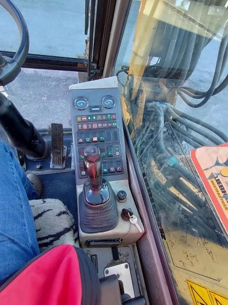 12t kolové rypadlo Liebherr A310 B + příslušenství - 9