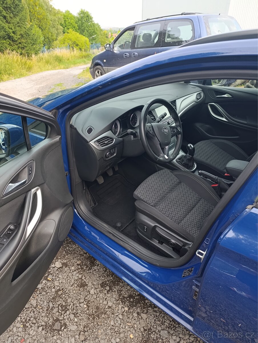 Opel Astra K Sports Tourer 1.6 CDTI 81 kW – stav jako nový - 9