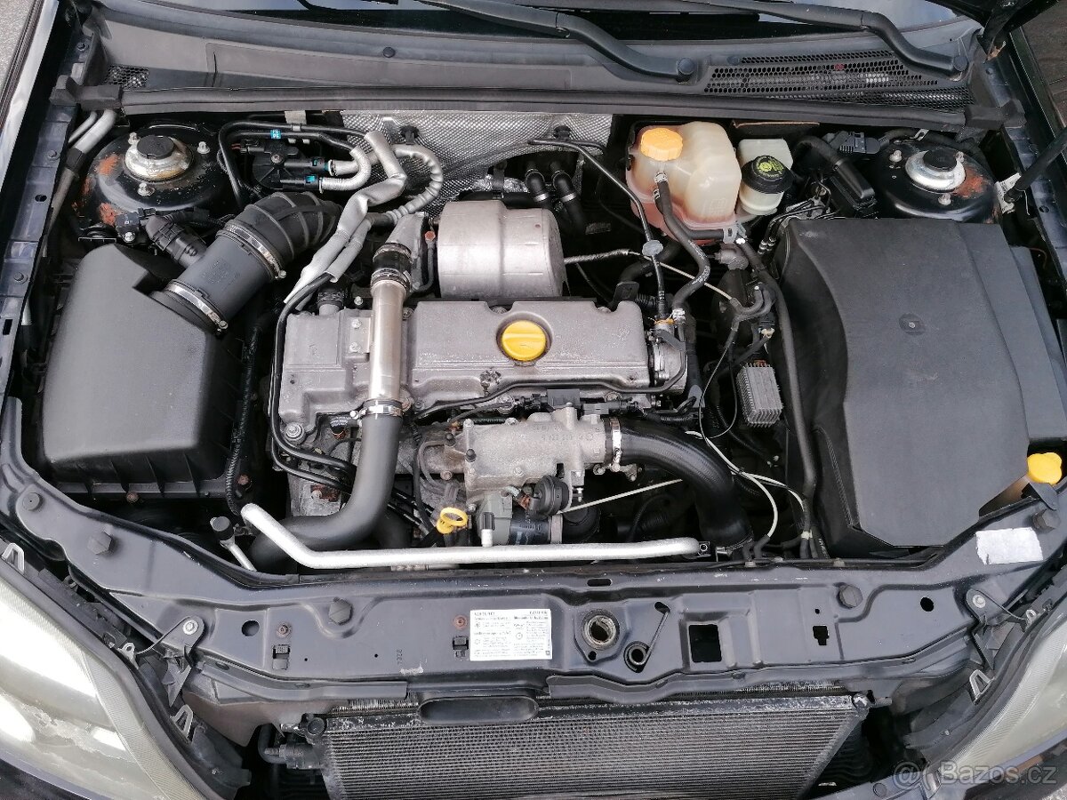 Opel Vectra kombi 2,2 dti, manuál - 9