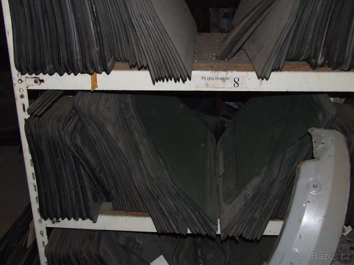 Prodám skla na starší Fordy - 9