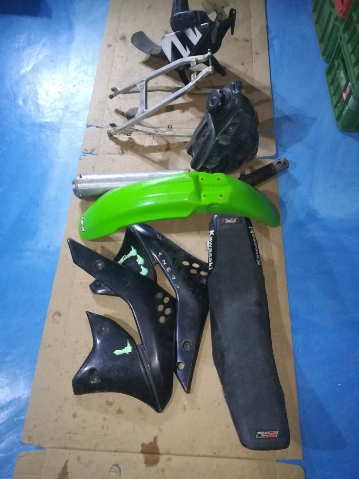 KAWASAKI KXF 250 rok 2007 dily - 9