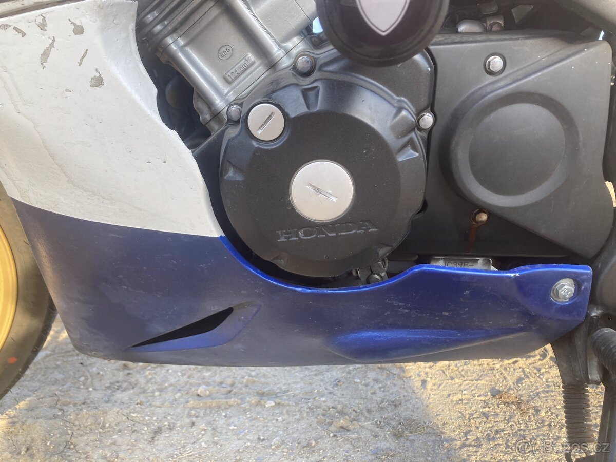 Honda CBR 125R - 9