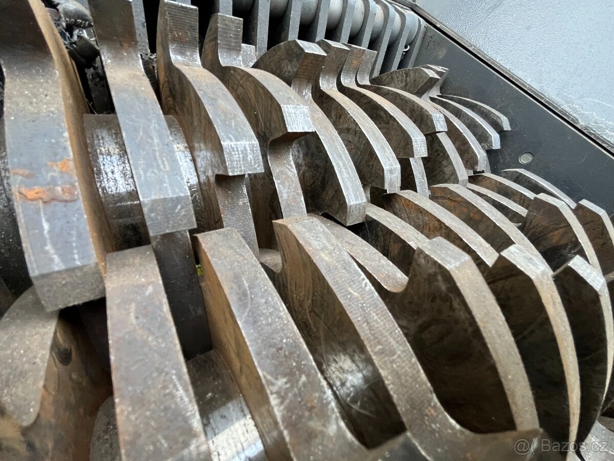 Drtič DR 300 na drcení různých odpadů - 9