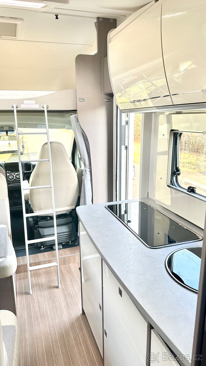 Pronájem - Obytný vůz s alkovnou - 9