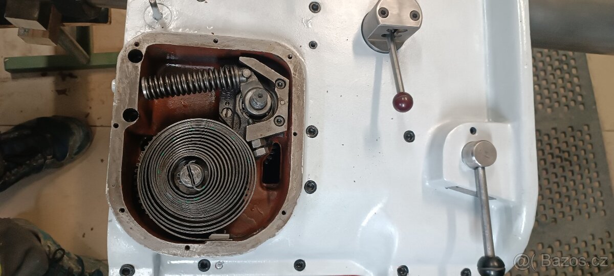 Sloupova vrtačka VS32 B - 9