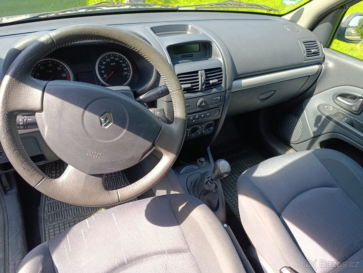 Renault Clio - 9