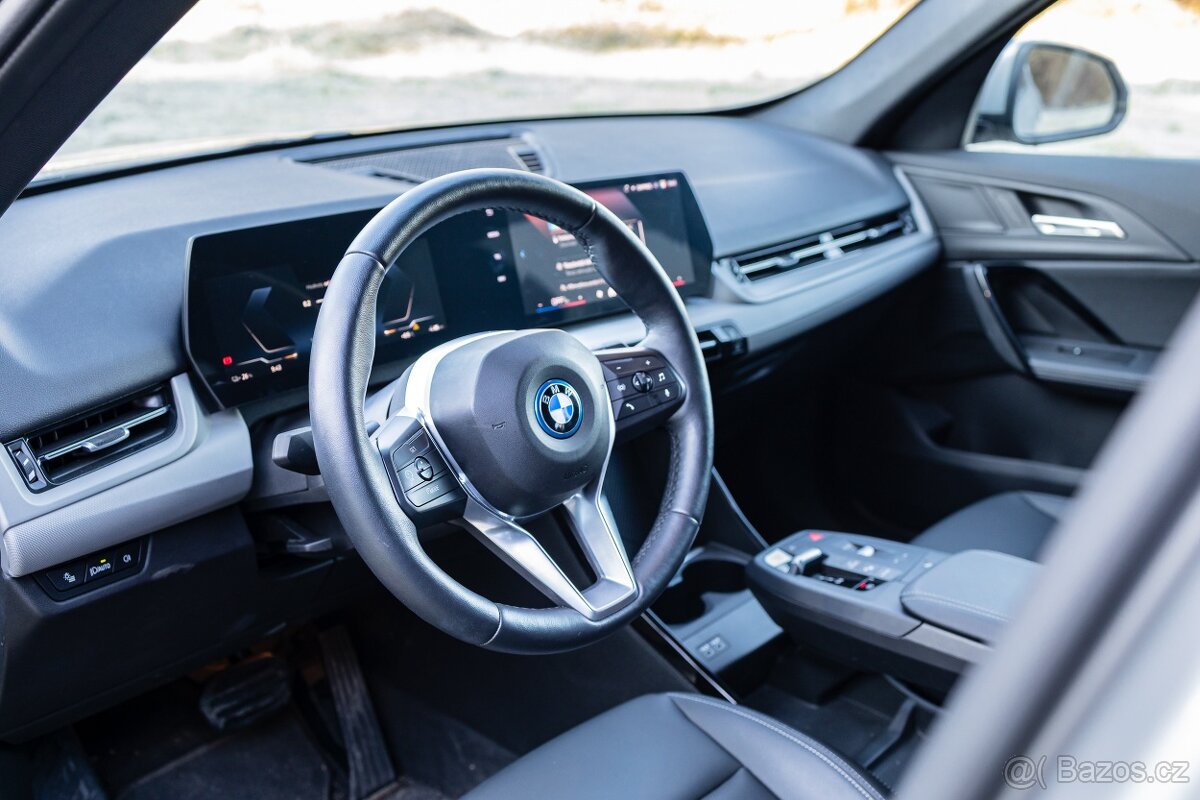 BMW IX1 e Drive20 elektromobil 2024, 9500km - 9