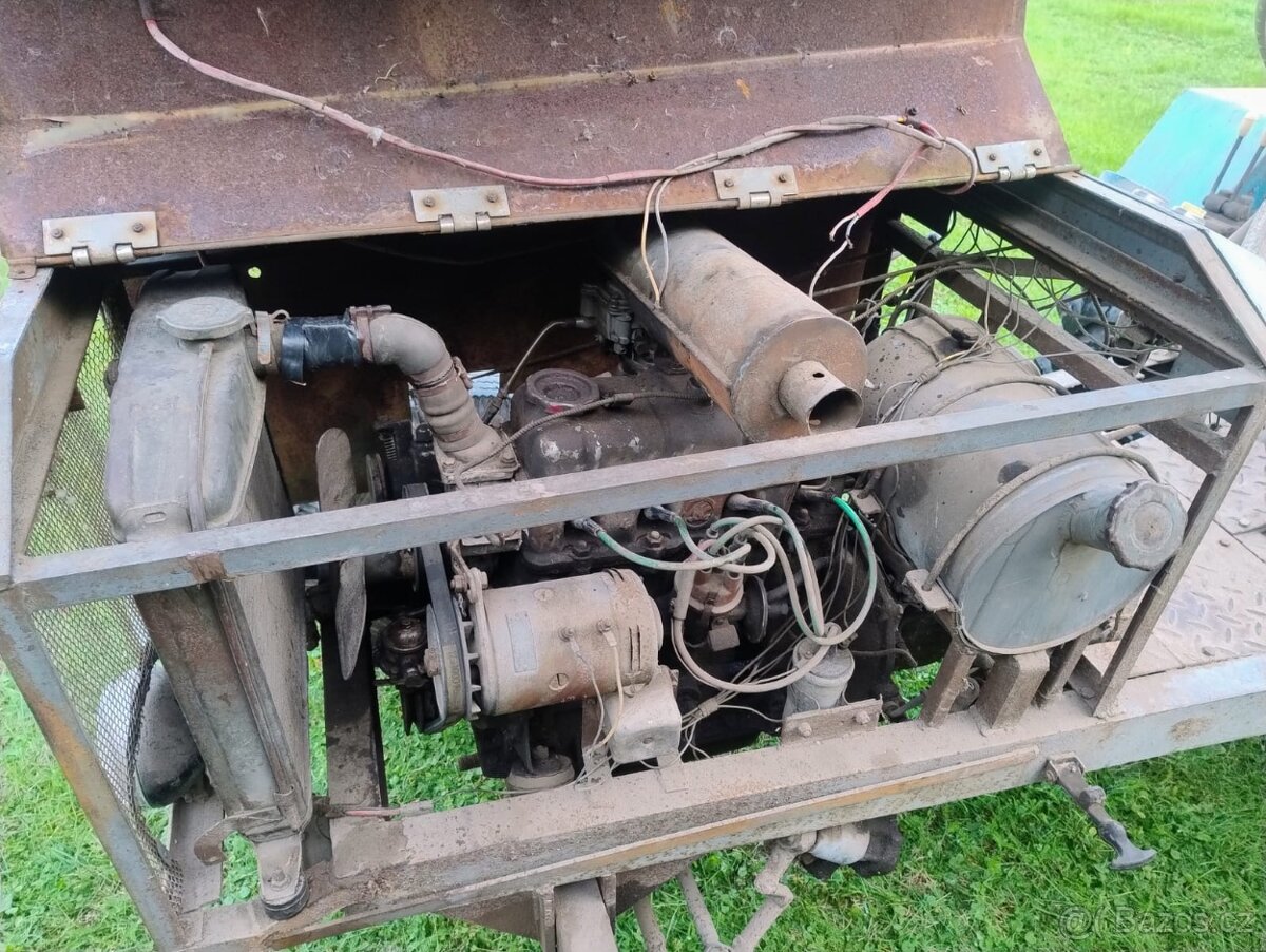 Malotraktor domací výroby s hydralikou - 9