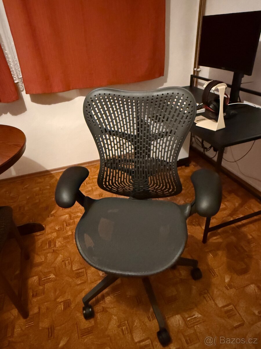 HermanMiller MIRRA 9 let záruka - 9