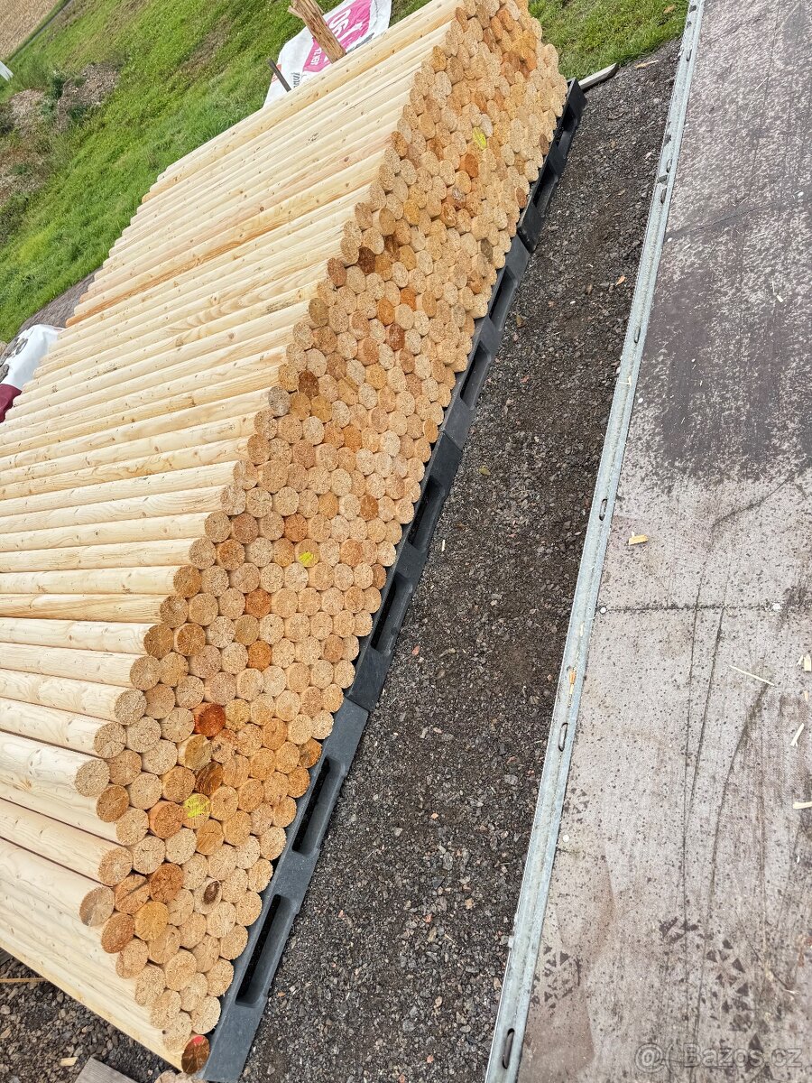 Dřevěné kůly - palisády - 9