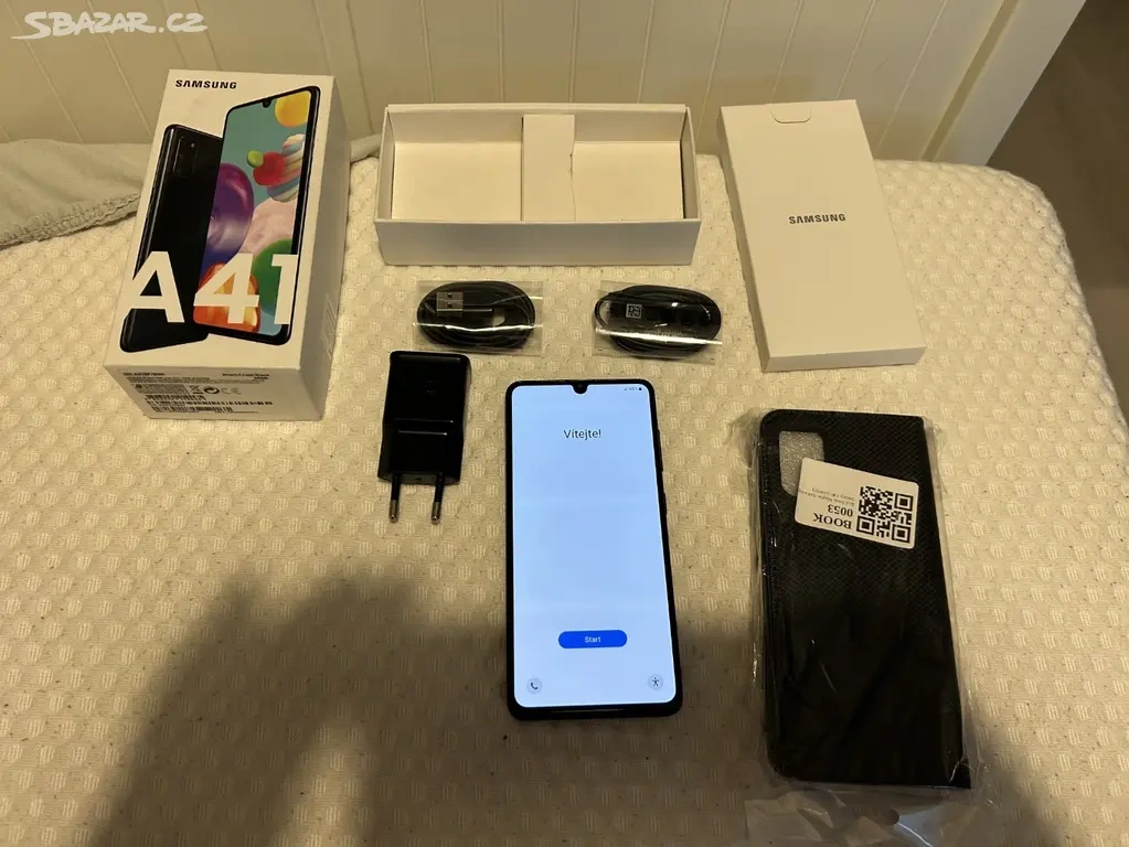 Samsung A41 + kompletní příslušenství, barva černá - 9
