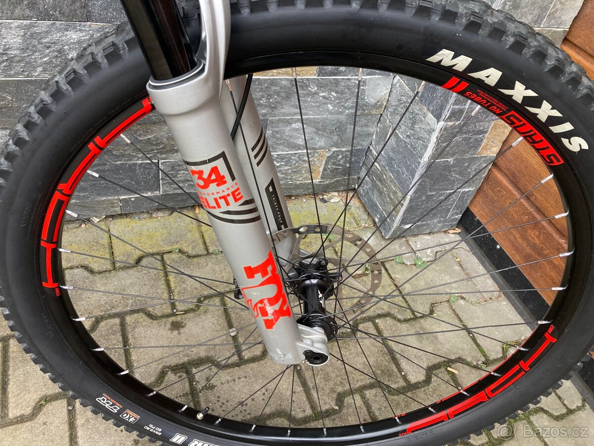Celoodpružené karbonové kolo na 29” - L rám - 9