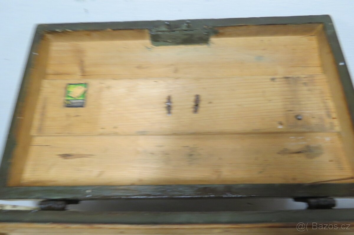 Stará vojenská bedna- po renovaci nově namalovaná - 9