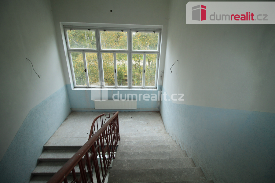 Dům vhodný k ubytování s parkovací plochou pro až 50 automob - 9