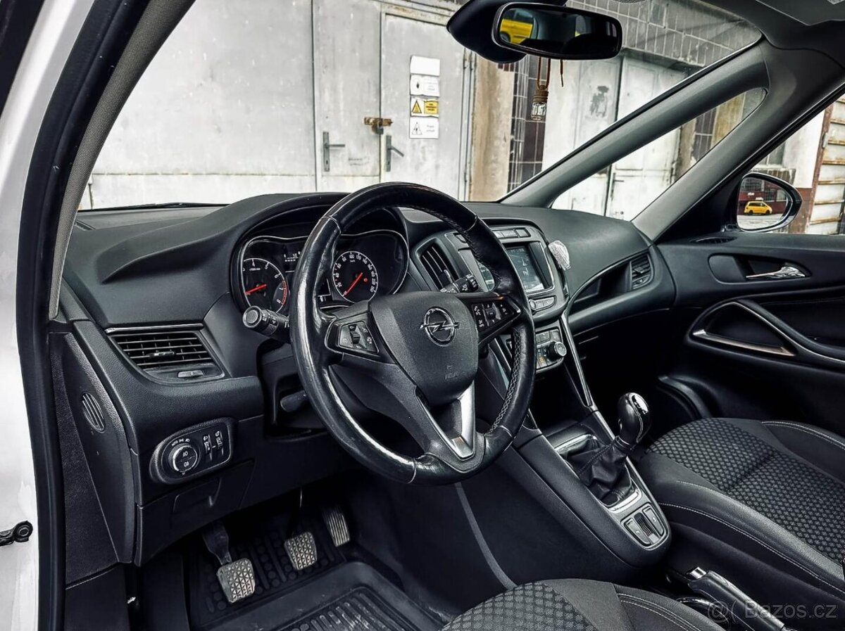 Opel Zafira Tourer 1,4 Benzín + LPG - 9