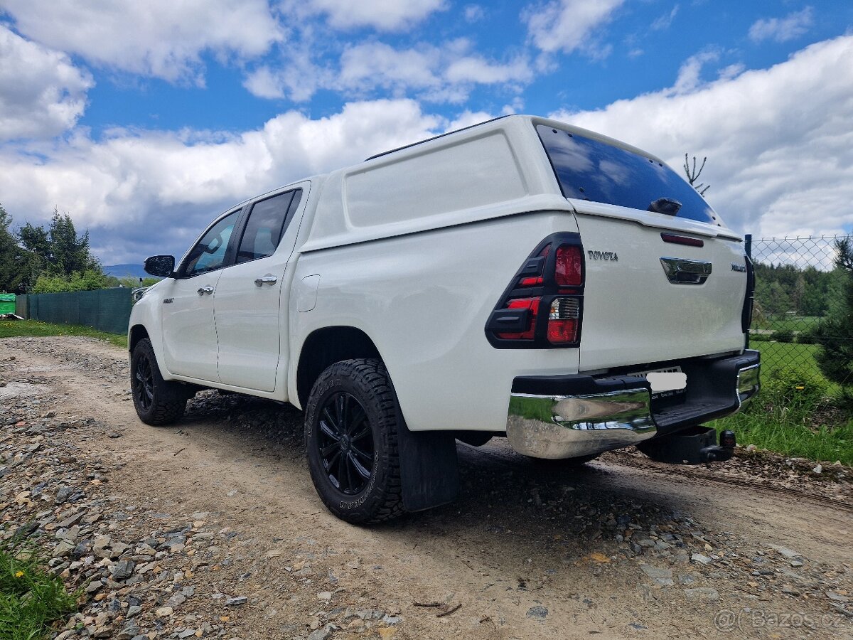 TOYOTA HILUX 2.4D – 4D - TOP STAV (Odpočet DPH) - 9
