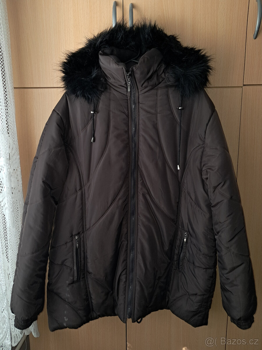 Noční košile, trička, bunda, papuče, kalhotky a kapesníky - 9