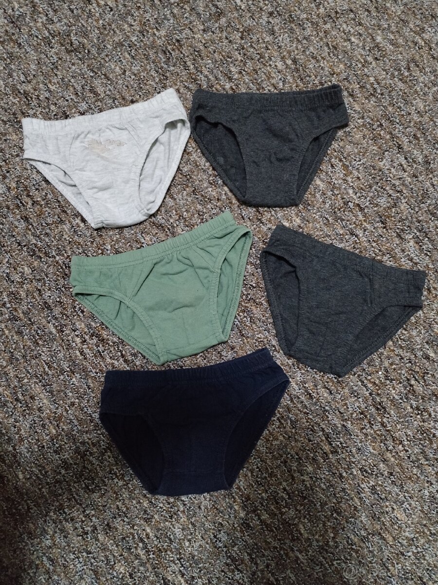 Dětské oblečení + slipy vel. 104 - 9