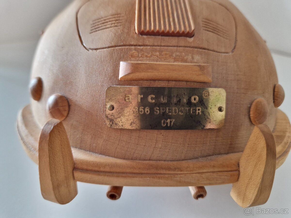 Dřevěný model auta - 9