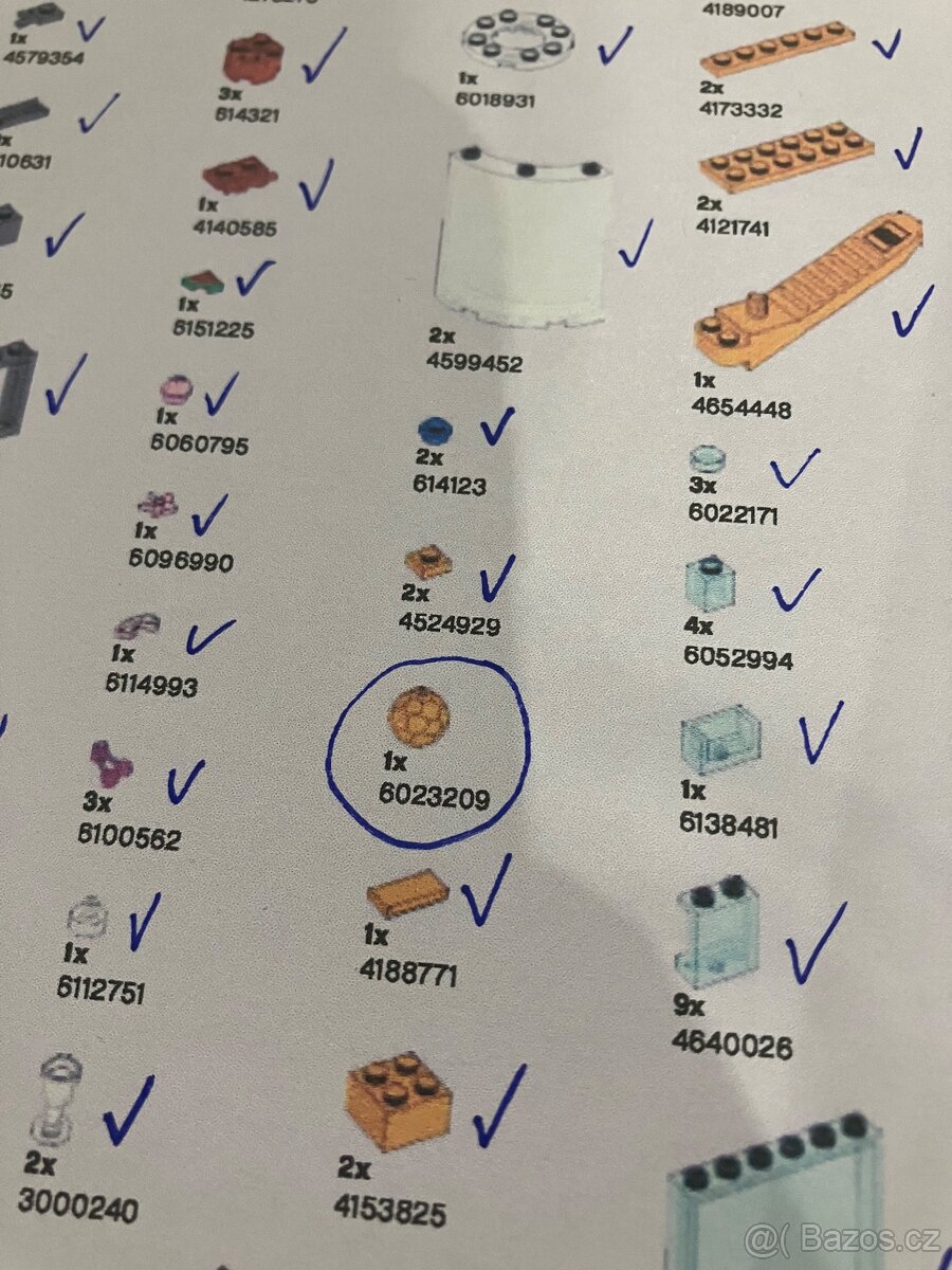 LEGO® Friends 41313 Letní bazén v městečku Heartlake - 9