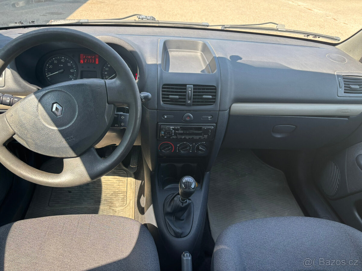 Renault Clio - 9