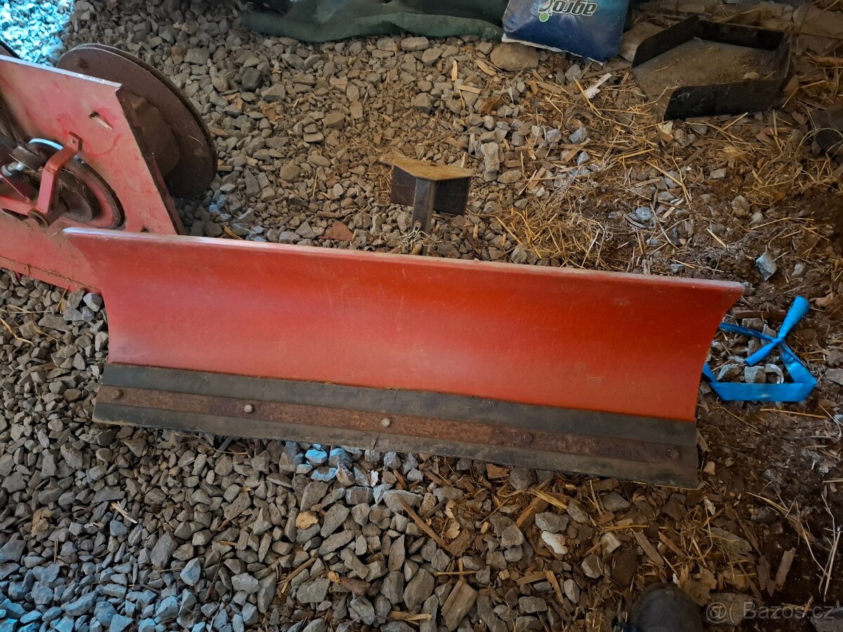 Kultivator s příslušenství - 9