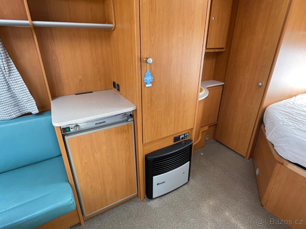 Dethleffs Tourist 470, 2008, 4 osoby, bojler, fr.postel - 9
