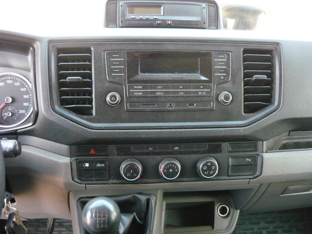 VOLKSWAGEN CRAFTER 2.0 TDI - 9