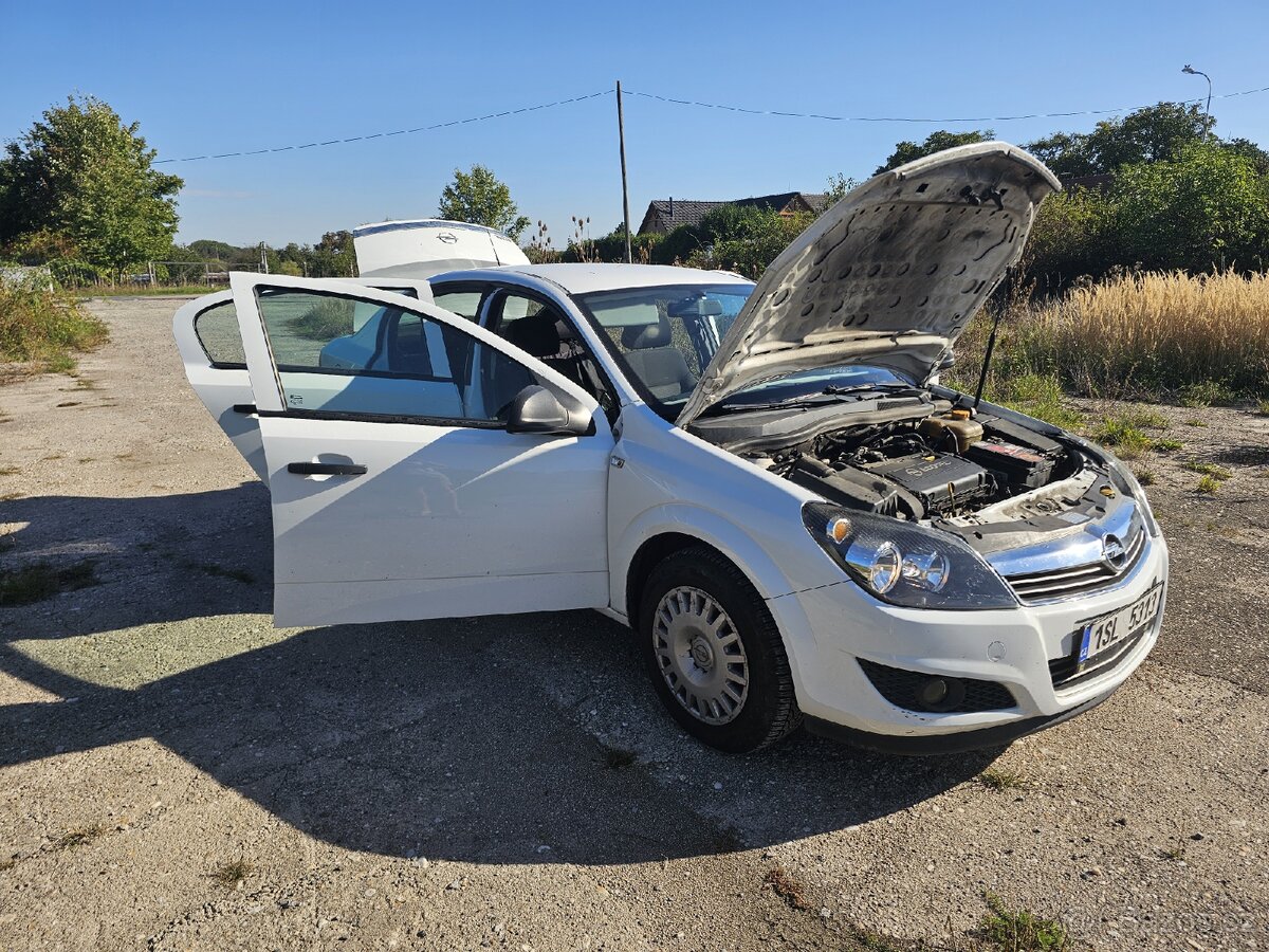 Opel Astra karoserie Sedan - 9
